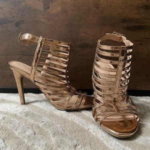 Christian Siriano NWT Gold Going Out Heels